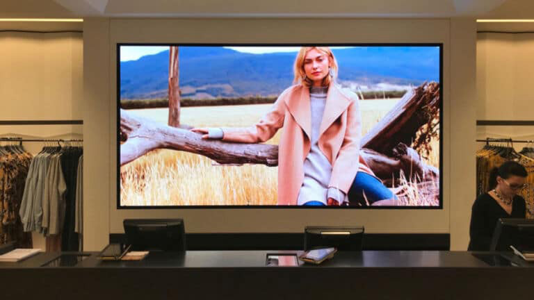 Indoor-LED-Display-in-a-Clothing-Store-768x432.jpg